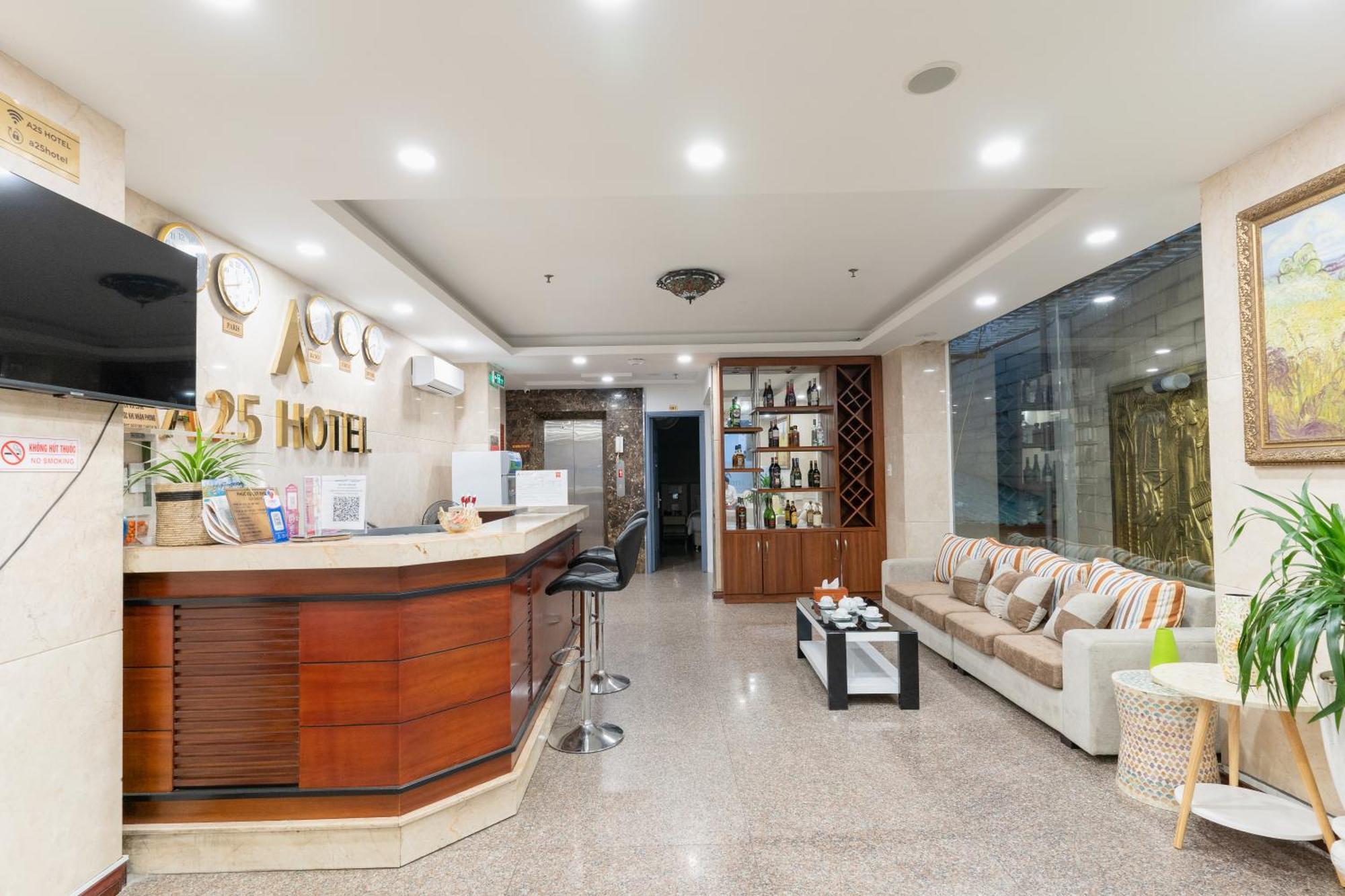 A25 Hotel - 14 Luong Huu Khanh Ho Chi Minh City Exterior photo